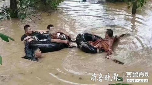 为什么说人生到老都是一场血雨腥风「暴雨老人被困」 太阳能电池